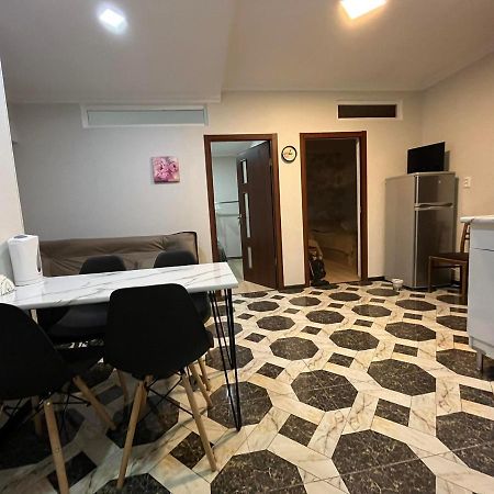 Hello 2 Apartment Тбилиси Екстериор снимка